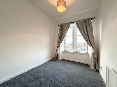 3 bedroom Flat to let in Shaftesbury Street, Clydebank