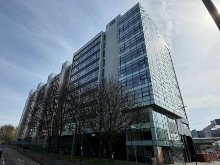 2 bedroom Flat to let in Stobcross Street, Finnieston