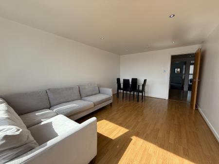2 bedroom Flat to let in Stobcross Street, Finnieston
