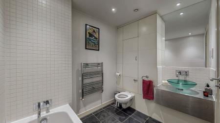 2 bedroom Flat for sale in Lancefield Quay, Finnieston