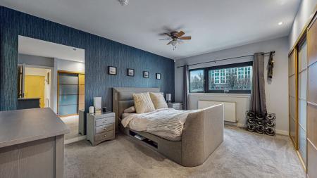 2 bedroom Flat for sale in Lancefield Quay, Finnieston