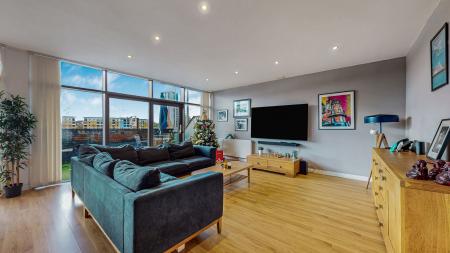 2 bedroom Flat for sale in Lancefield Quay, Finnieston
