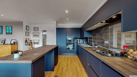 2 bedroom Flat for sale in Lancefield Quay, Finnieston