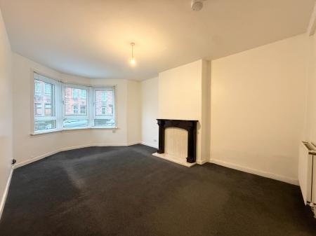 3 bedroom Flat to let in Ardbeg Street, Govanhill