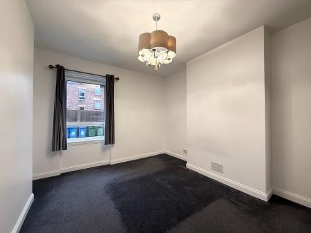 3 bedroom Flat to let in Ardbeg Street, Govanhill