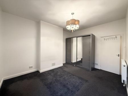 3 bedroom Flat to let in Ardbeg Street, Govanhill