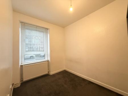 3 bedroom Flat to let in Ardbeg Street, Govanhill