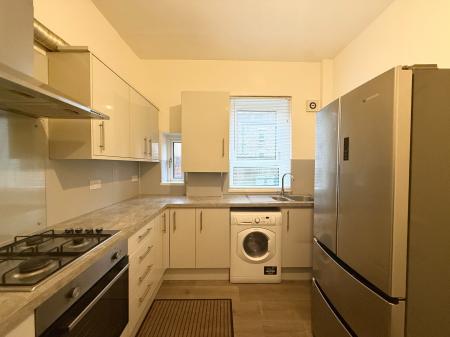 3 bedroom Flat to let in Ardbeg Street, Govanhill