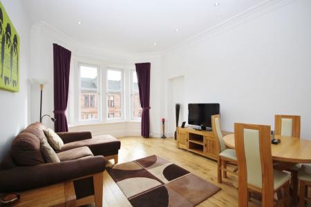 2 bedroom Flat to let in Woodford Street, Shawlands