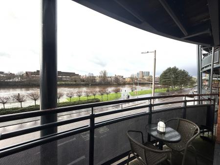 2 bedroom Flat to let in Carrick Quay, Clyde Street, Waterfront