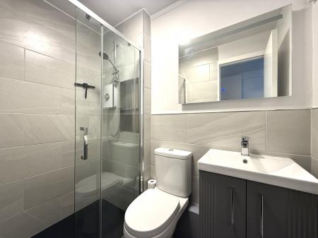 2 bedroom Flat to let in Carrick Quay, Clyde Street, Waterfront