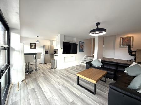 2 bedroom Flat to let in Carrick Quay, Clyde Street, Waterfront