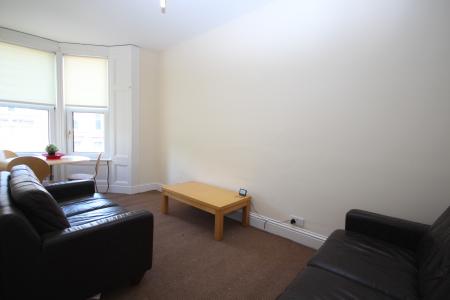 3 bedroom Flat to let in Caird Drive, Dowanhill, Glasgow, G11
