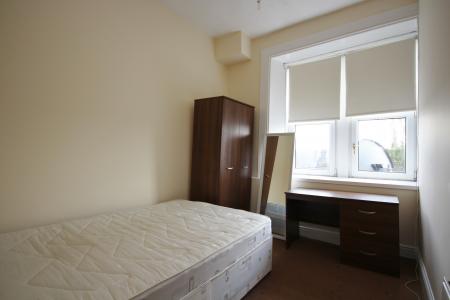 3 bedroom Flat to let in Caird Drive, Dowanhill, Glasgow, G11