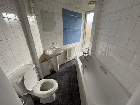 1 bedroom Flat to let in Bolton Drive, Mount Florida, Glasgow, G42