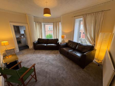 1 bedroom Flat to let in Bolton Drive, Mount Florida, Glasgow, G42