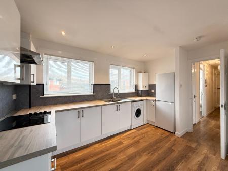 2 bedroom Flat to let in Maryhill Road, Woodside