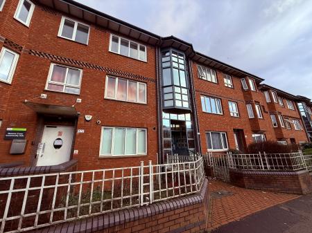 2 bedroom Flat to let in Maryhill Road, Woodside