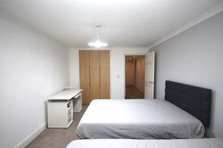 2 bedroom Flat to let in Craigend Circus, Knightswood