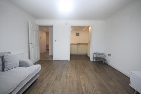 2 bedroom Flat to let in Craigend Circus, Knightswood