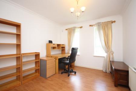 3 bedroom Flat to let in Ashwood Gardens, Jordanhill