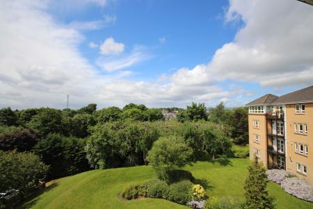 3 bedroom Flat to let in Ashwood Gardens, Jordanhill