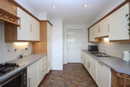 3 bedroom Flat to let in Ashwood Gardens, Jordanhill