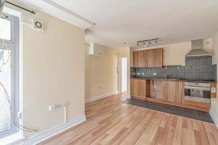 1 bedroom Apartment for sale in Columbia Avenue, Edgware, HA8
