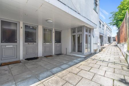 Columbia Avenue, Edgware, HA8