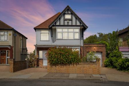 Kenton Park Road, Kenton, Harrow, HA3