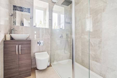 3 bedroom Flat for sale in Kenton Lane, Harrow Weald, Harrow, HA3