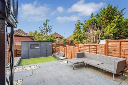 3 bedroom Flat for sale in Kenton Lane, Harrow Weald, Harrow, HA3