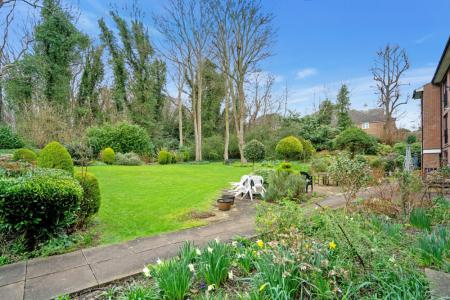 1 bedroom Apartment for sale in Uxbridge Road, Pinner, HA5