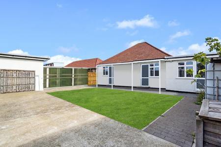 4 bedroom Detached bungalow for sale in Uppingham Avenue, Stanmore, HA7