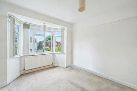2 bedroom Maisonette to let in Meadow Road, Pinner, HA5