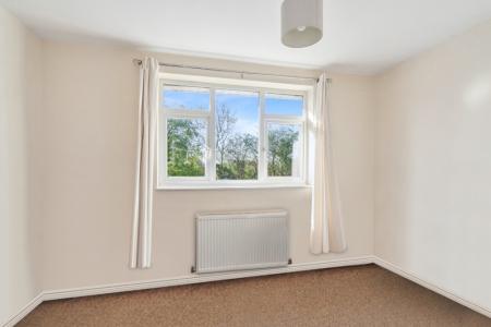 2 bedroom Flat to let in Twickenham Gardens, Harrow Weald, Harrow, HA3