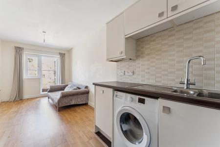 1 bedroom Apartment to let in 154 High Street, Wealdstone, Harrow, HA3