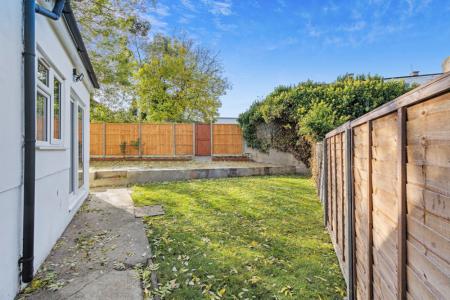 2 bedroom Flat to let in The Grange, Wembley, HA0