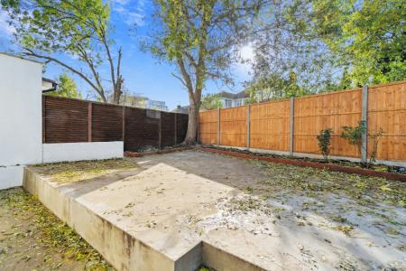 2 bedroom Flat to let in The Grange, Wembley, HA0