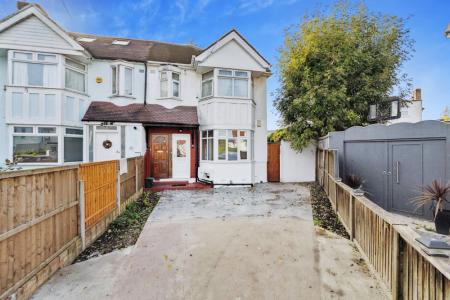 2 bedroom Flat to let in The Grange, Wembley, HA0