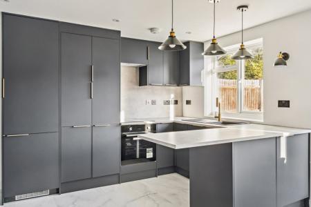 1 bedroom House share to let in Weald Rise, Harrow Weald, Harrow, HA3