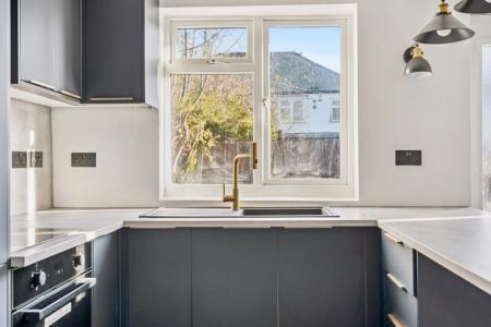 1 bedroom House share to let in Weald Rise, Harrow Weald, Harrow, HA3