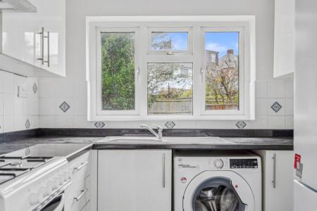 3 bedroom Semi-detached house to let in College Hill Road, Harrow, HA3