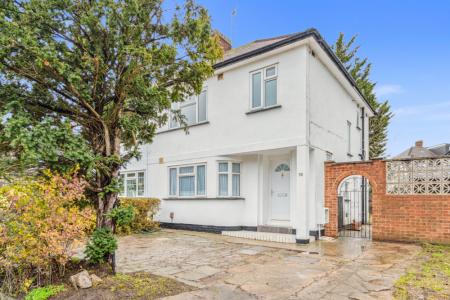 3 bedroom Semi-detached house to let in College Hill Road, Harrow, HA3