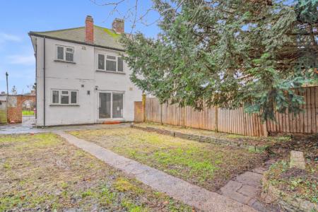 3 bedroom Semi-detached house to let in College Hill Road, Harrow, HA3