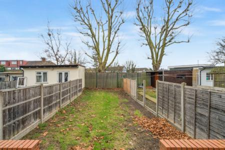 3 bedroom Terraced House to let in Charlton Road, Harrow, HA3