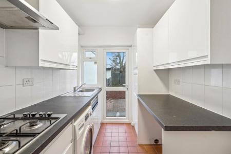 3 bedroom Terraced House to let in Charlton Road, Harrow, HA3