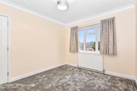 2 bedroom Flat to let in Montrose Road, Harrow, HA3