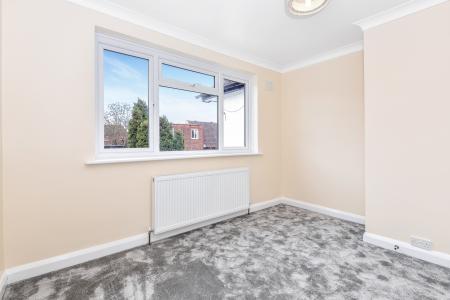 2 bedroom Flat to let in Montrose Road, Harrow, HA3