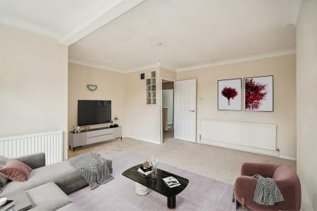 2 bedroom Flat to let in Merrion Avenue, Stanmore, HA7